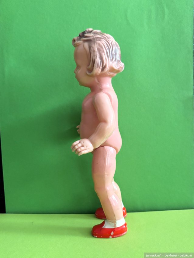 Куколка Milon Gehler с рельефными волосами, высота 22 см (фото 4)