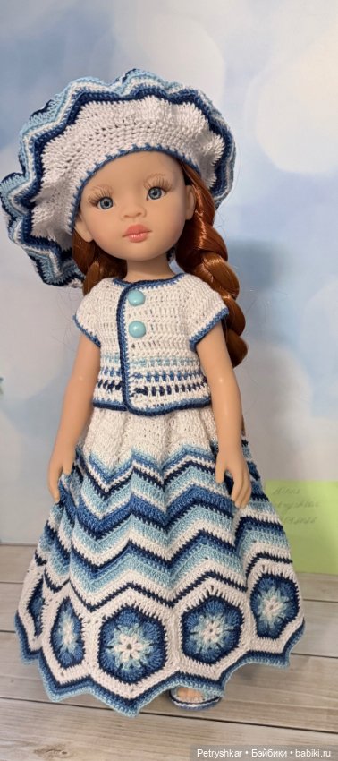 Вязаный комплект для куклы