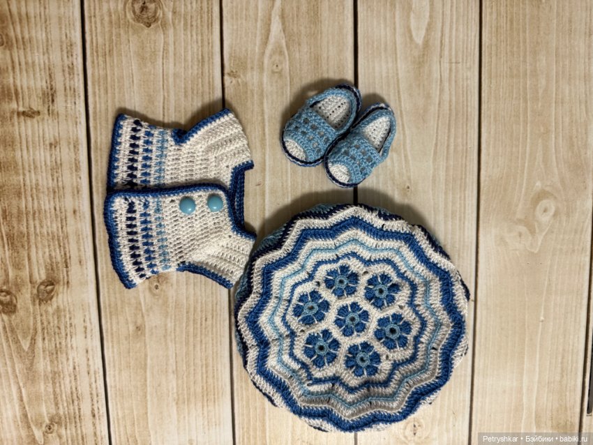 Вязаный комплект для куклы (фото 3)