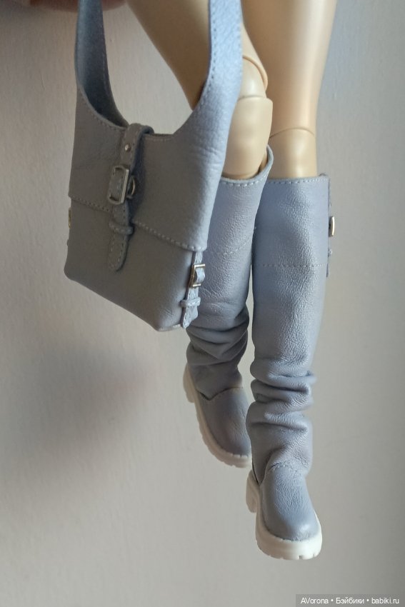 Комплект из натуральной кожи пастельного голубого цвета (фото 6)