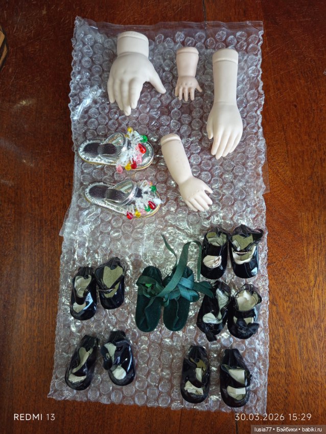 Лот обувь и фарфоровые ручки для кукол, из Германии и США