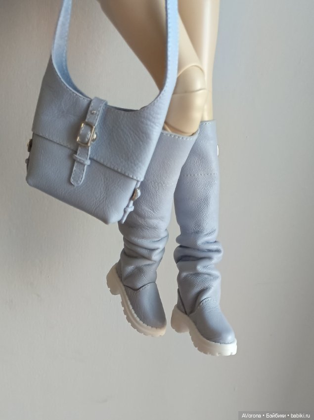 Комплект из натуральной кожи пастельного голубого цвета (фото 2)