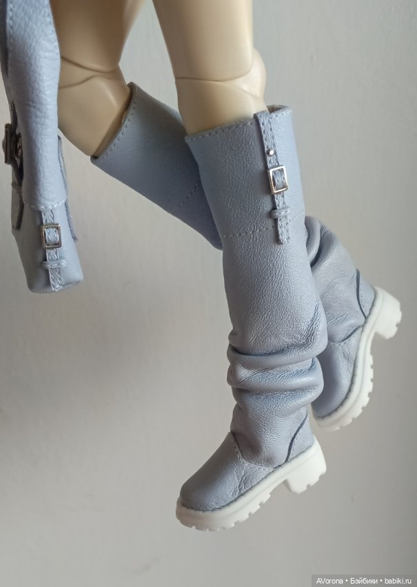 Комплект из натуральной кожи пастельного голубого цвета (фото 4)