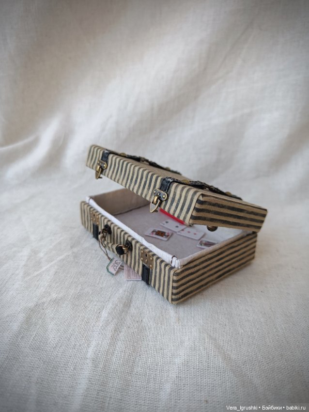Чемодан для кукол — Шляпы (фото 8)