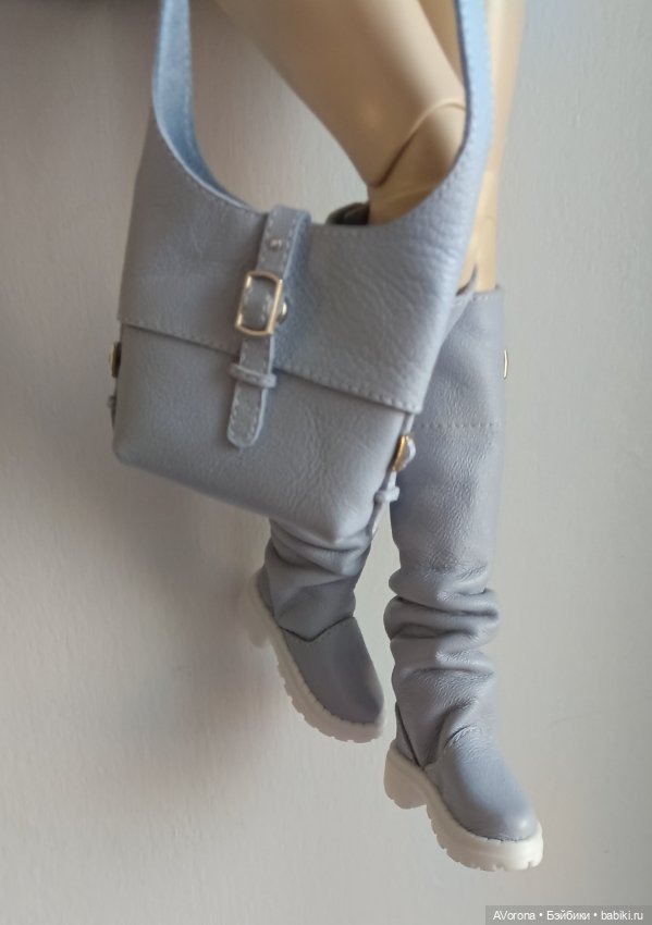 Комплект из натуральной кожи пастельного голубого цвета (фото 5)