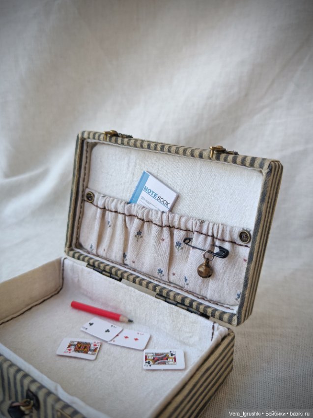 Чемодан для кукол — Шляпы (фото 6)