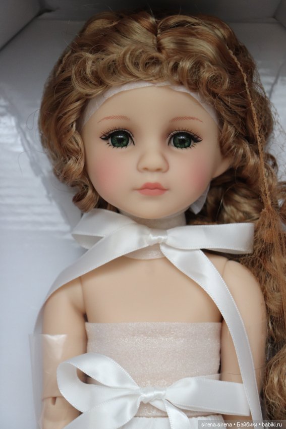 Клубная Изабелла Руби Ред, Isabella Ruby Red, комплект с зонтом (фото 5)