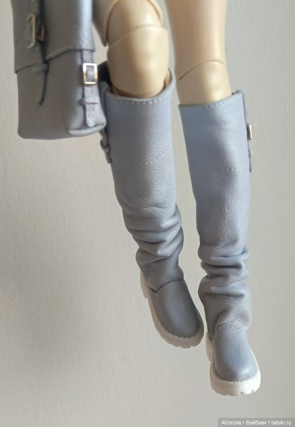 Комплект из натуральной кожи пастельного голубого цвета (фото 7)