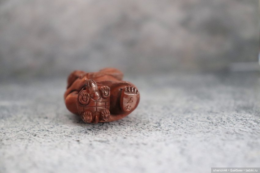 Нэцкэ "Дайкоку с карпом и черепахой" (фото 4)