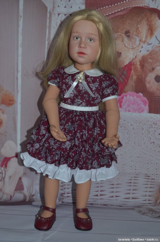 Красивое платье из батиста для кукол Готц 50 см