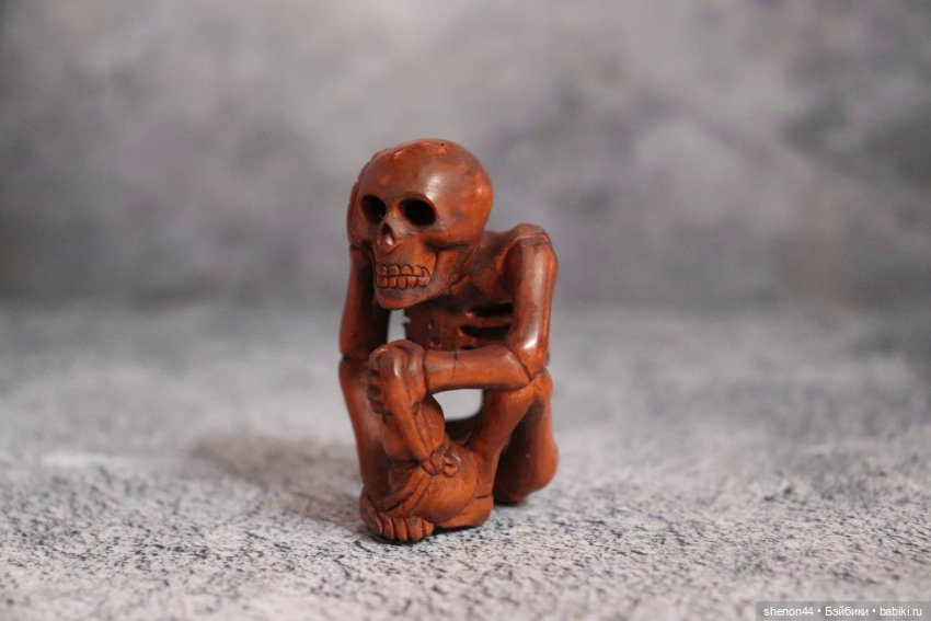 Нэцкэ "Скелет с тыквой горлянкой" (фото 2)