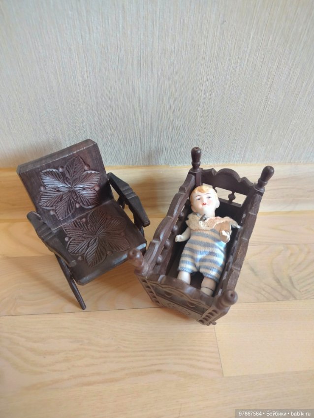 Бретонская колыбелька с куколкой