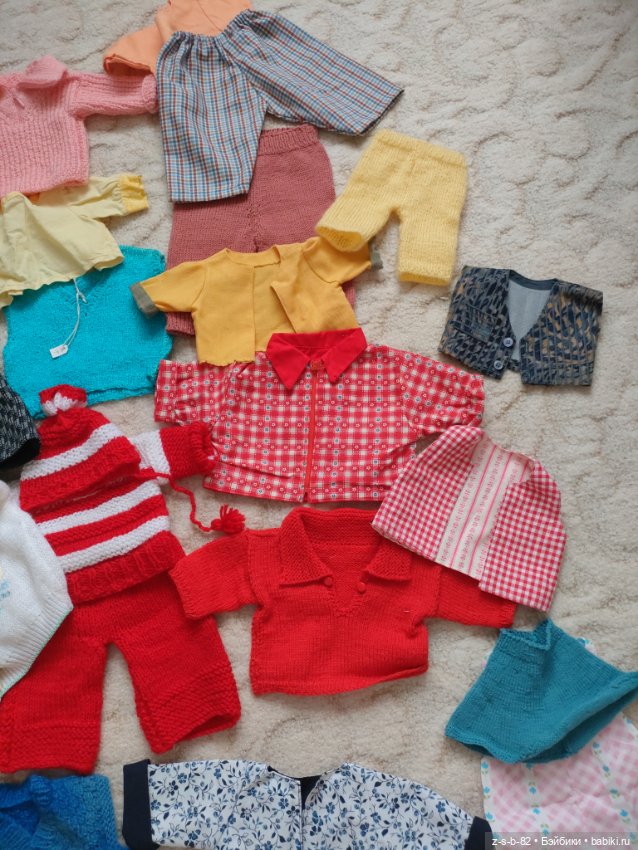 Большой лот винтажной одежды для кукол (фото 5)