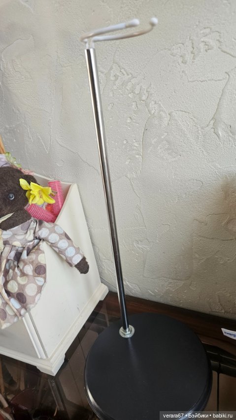 Стенд для кукол 70-85 см. Бу