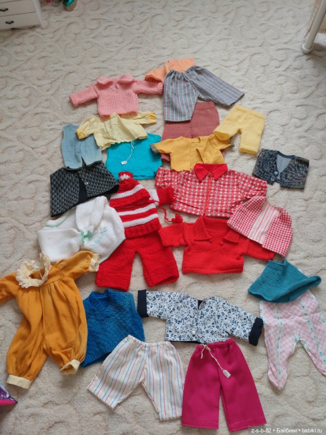 Большой лот винтажной одежды для кукол (фото 7)