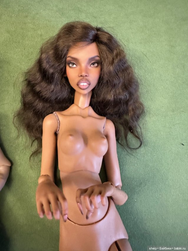 Две куклы The house of babes по цене ОДНОЙ (фото 4)