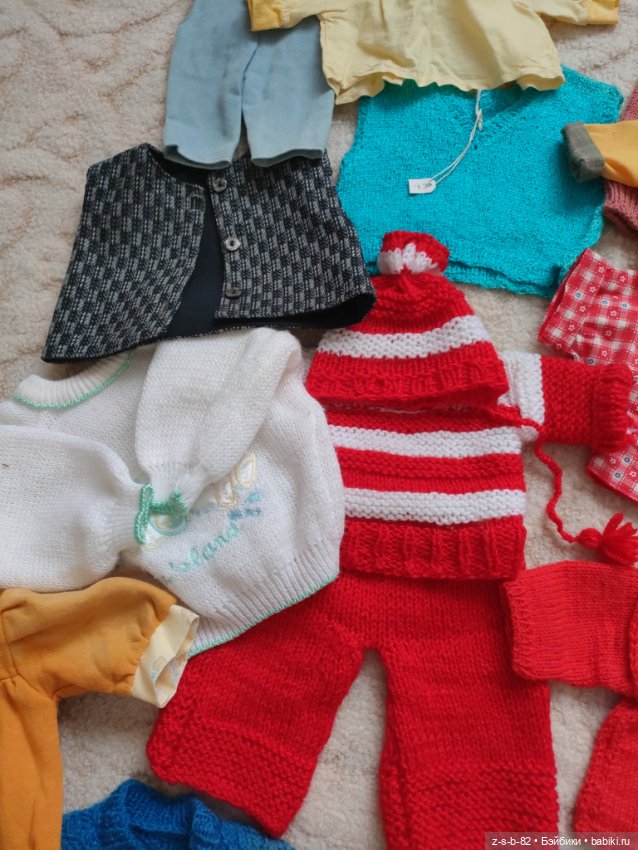 Большой лот винтажной одежды для кукол (фото 9)