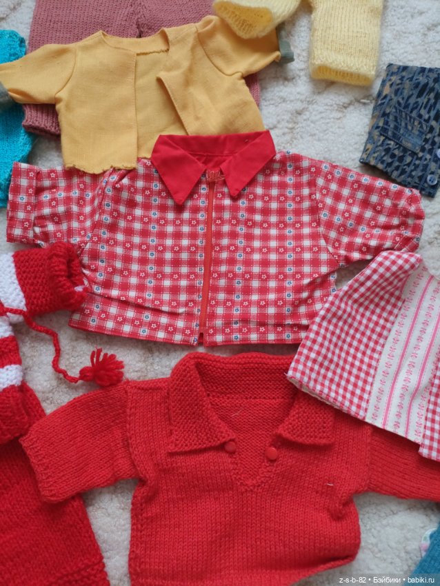 Большой лот винтажной одежды для кукол (фото 8)