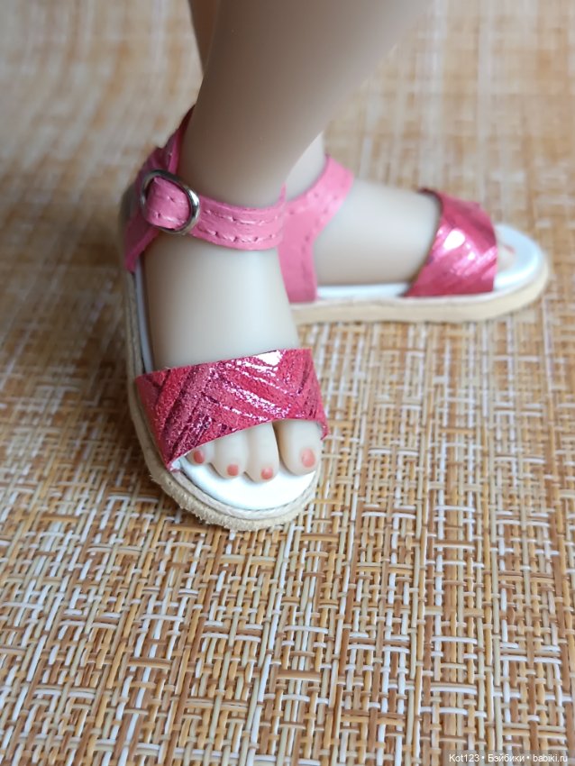 Босоножки для Руби Ред Ruby Red Fashion Friends (фото 6)