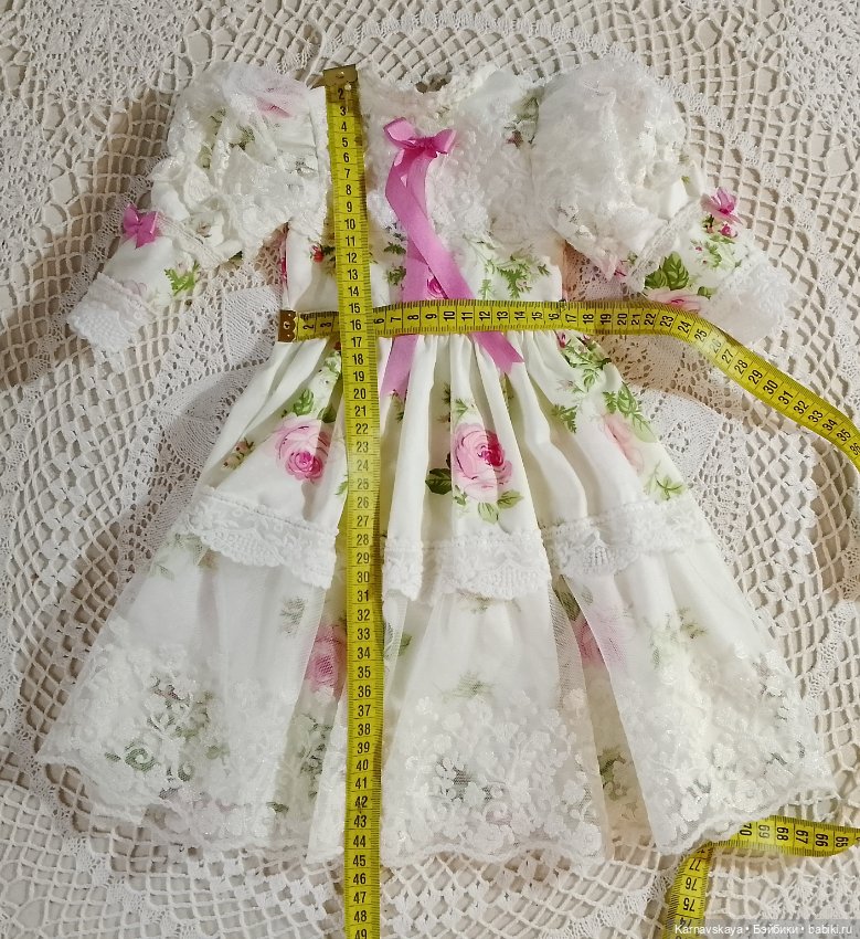 Нарядное сатиновое платье для антикварных кукол и реплик ориентировочно 60-70см роста (фото 4)