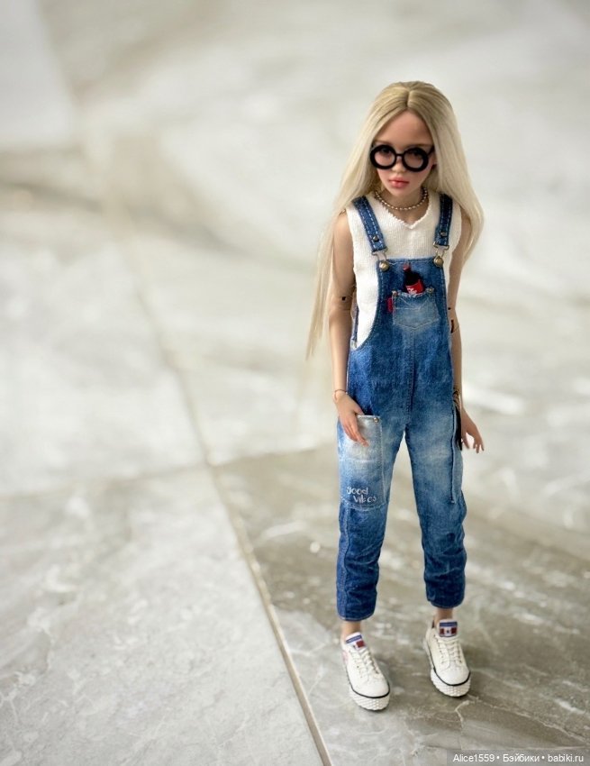 Продам джинсовый комбинезон для новых куколок Натальи Петровой (Чарли, Лана, Шайло) (фото 4)