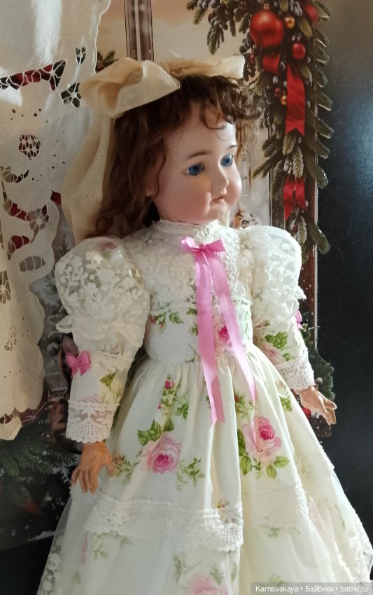 Нарядное сатиновое платье для антикварных кукол и реплик ориентировочно 60-70см роста