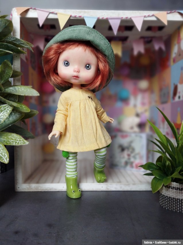 Яркий комплект с обувью для малышек Монст (фото 2)