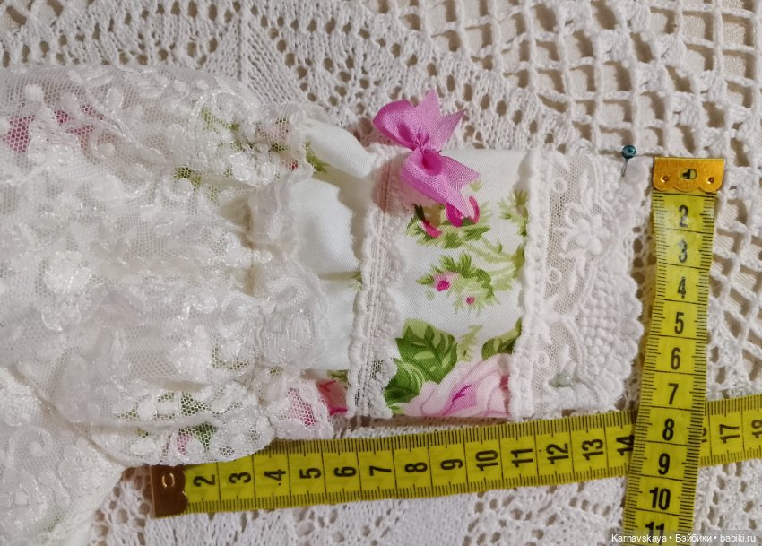 Нарядное сатиновое платье для антикварных кукол и реплик ориентировочно 60-70см роста (фото 3)