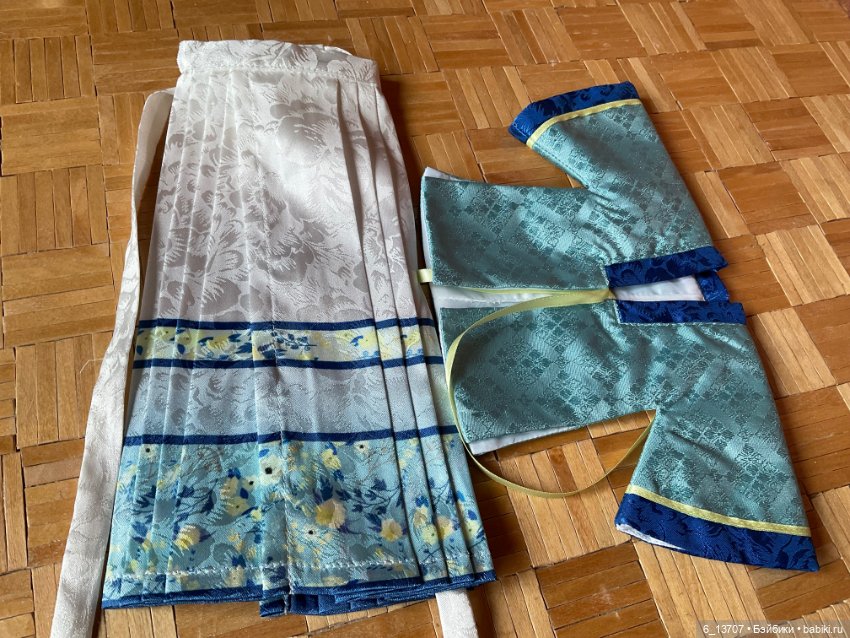 Элементы аутфита Талии Руби Ред. Rubi Red (фото 2)