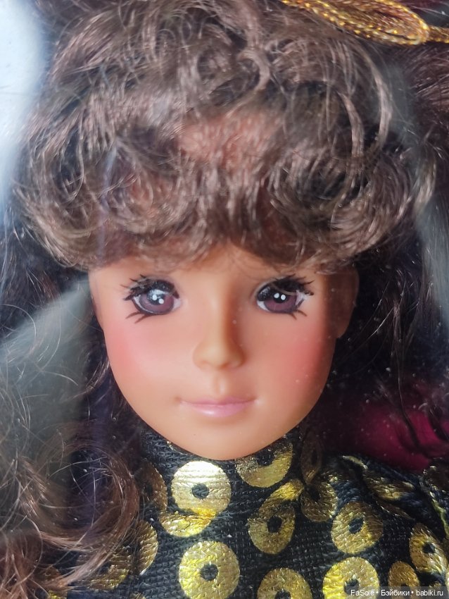 Кукла Betty Golden шатенка (фото 4)