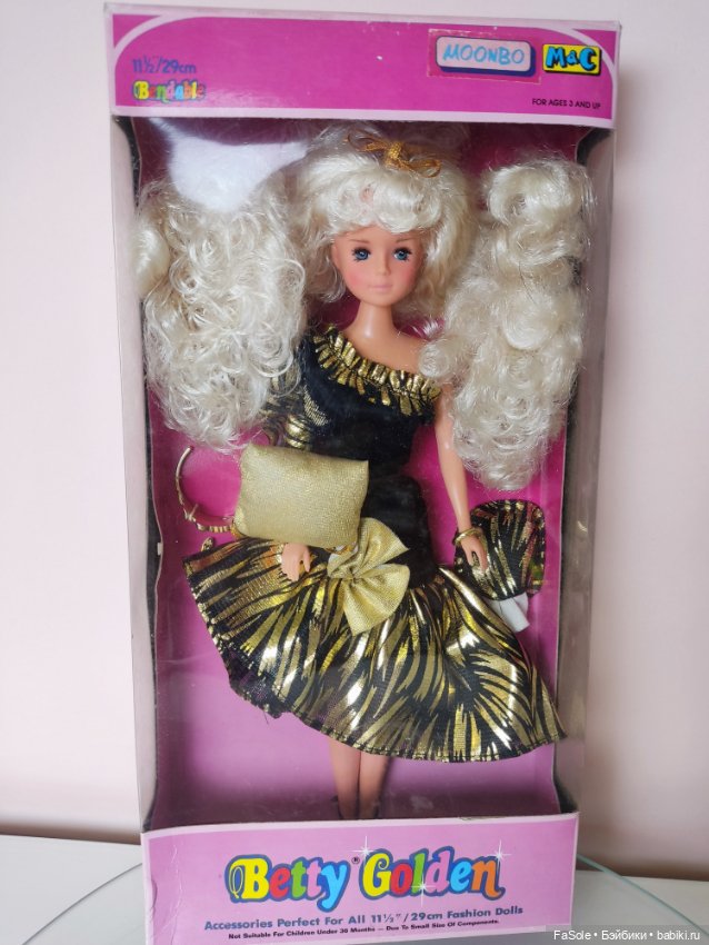 Кукла Betty Golden блондинка