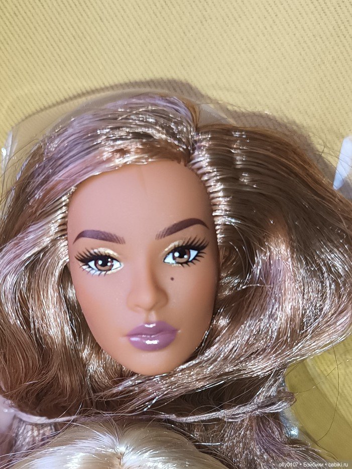 Голова Барби basics Нишель из конструктора №1