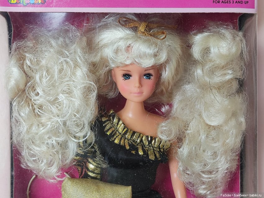 Кукла Betty Golden блондинка (фото 3)
