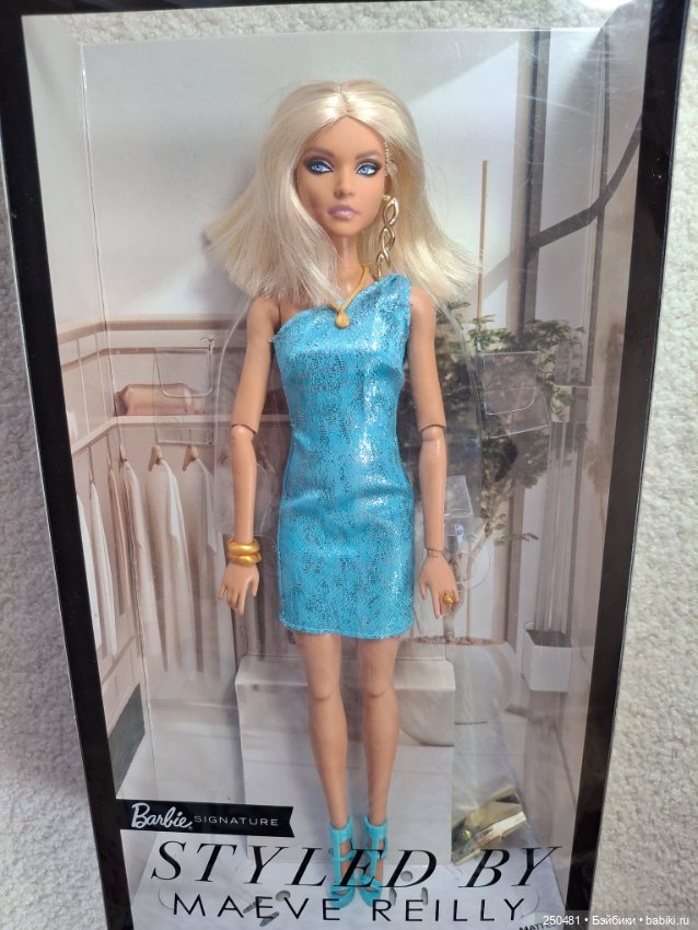 Коллекционная шарнирная Барби Barbie Styled By Maeve Reilly (фото 5)