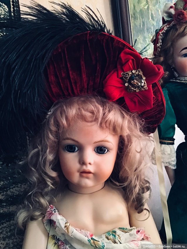 Бонет красного бархата , на сложном стальном каркасе , для антикварных кукол и реплик (фото 10)