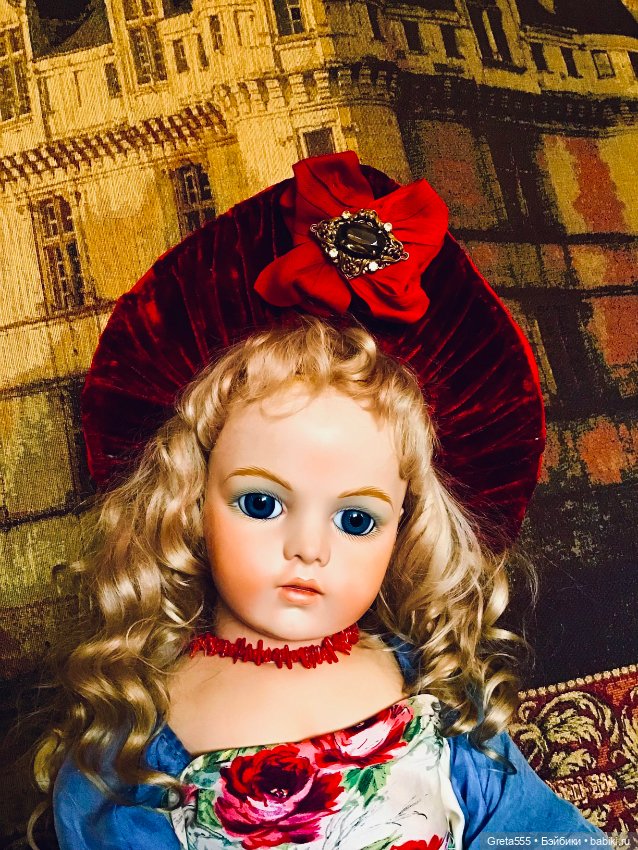 Бонет красного бархата , на сложном стальном каркасе , для антикварных кукол и реплик (фото 5)