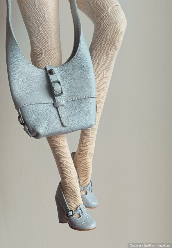 Красивый комплект из натуральной кожи в серо голубом цвете (фото 4)