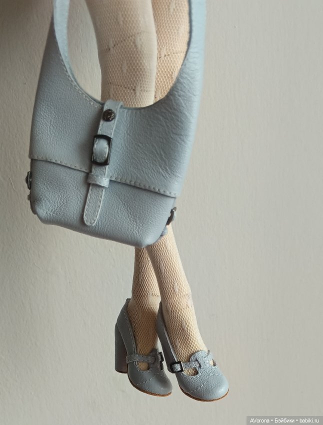 Красивый комплект из натуральной кожи в серо голубом цвете (фото 3)