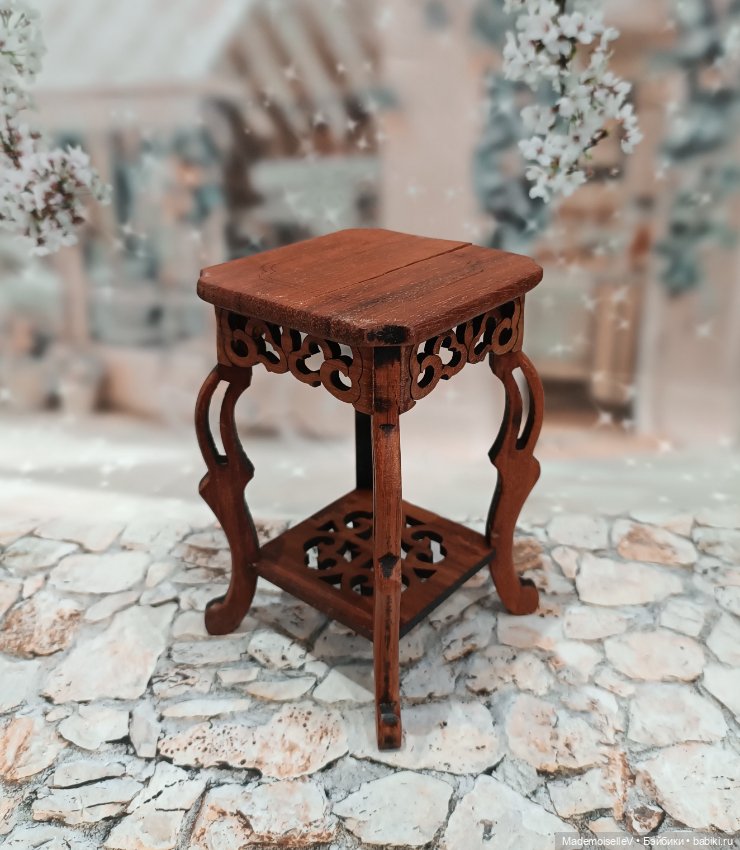 Столики натуральное дерево резное с дефектами (фото 4)