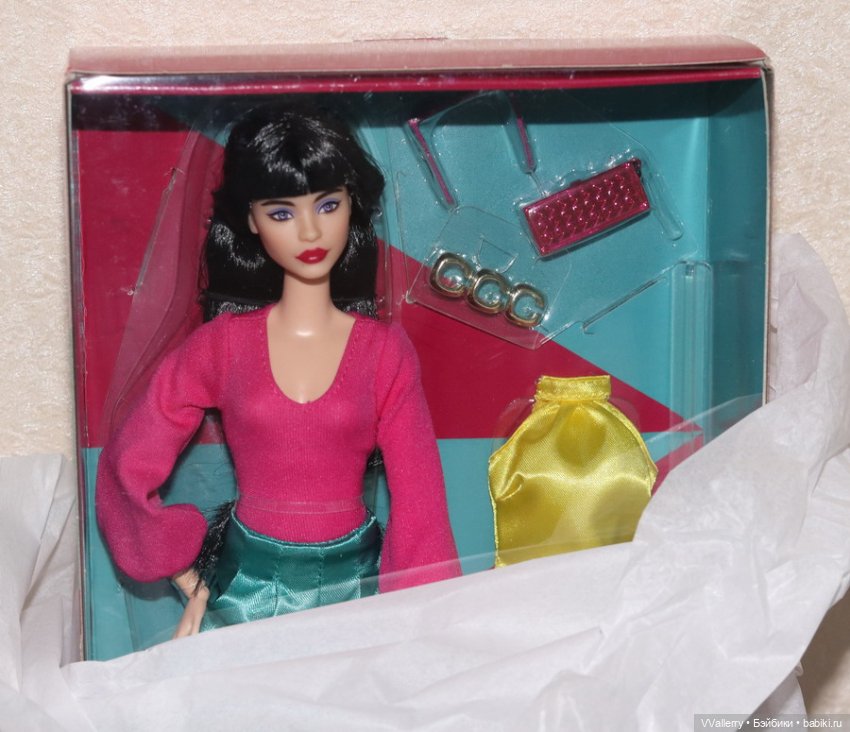 Кукла Barbie Looks Лина With Mix-and-Match Fashions