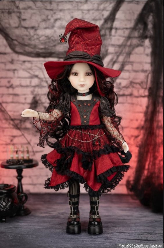 Полный аутфит от Максим Руби Ред, 37 см