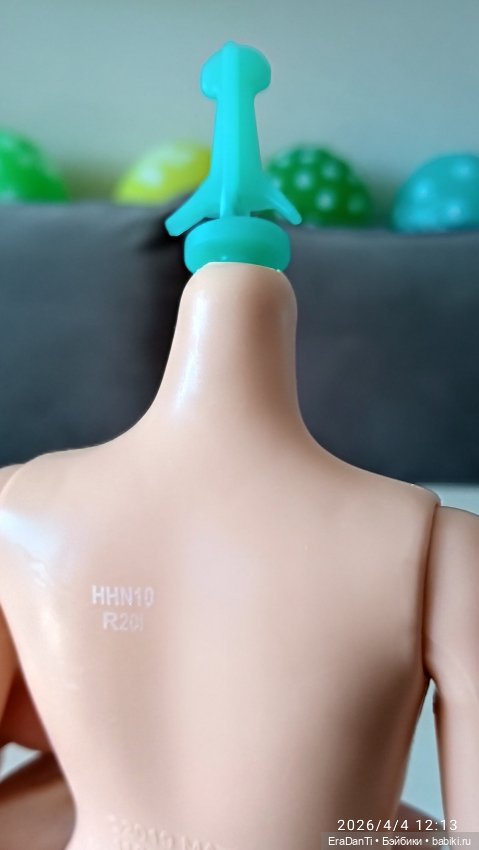 Тело 2022 Barbie Extra #18 Checker Coat Doll (HHN10) (фото 6)