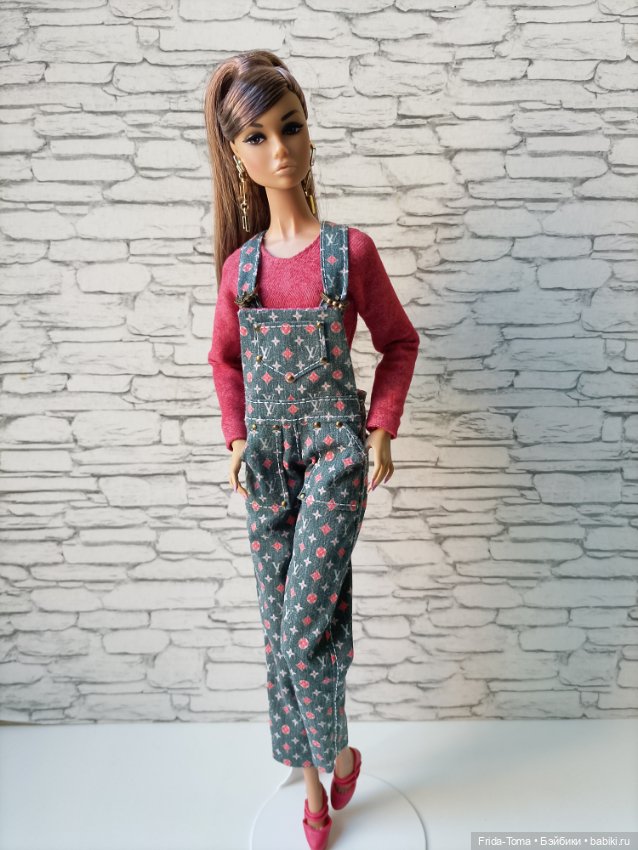 Одежда на Момоко поппи барби петит комбинезон Луи вюттон и лонгслив- боди (фото 10)