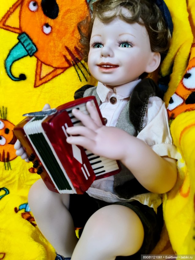 Мальчик с гармошкой 30см сидя Фарфор, (фото 3)