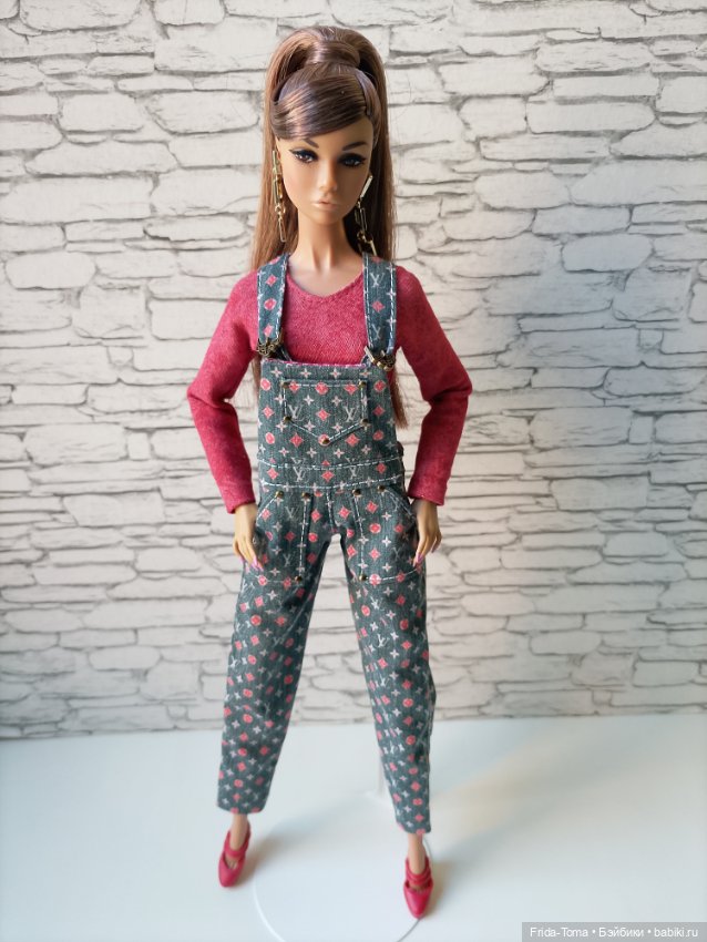 Одежда на Момоко поппи барби петит комбинезон Луи вюттон и лонгслив- боди