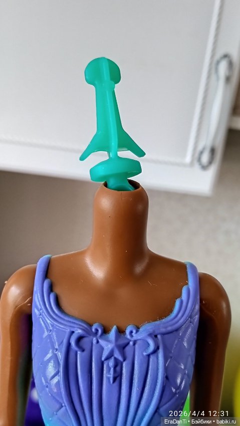 Тело от 2023 A Touch of Magic Royal Barbie Princess Doll Purple (HRR10) (фото 4)