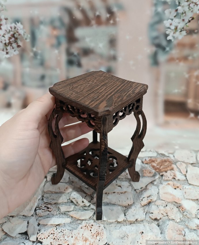 Столики натуральное дерево резное с дефектами