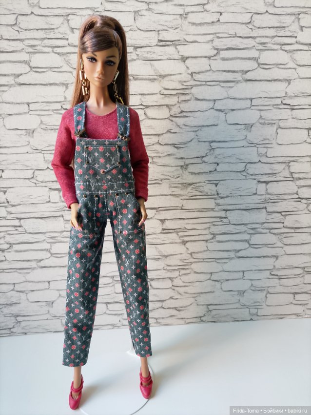 Одежда на Момоко поппи барби петит комбинезон Луи вюттон и лонгслив- боди