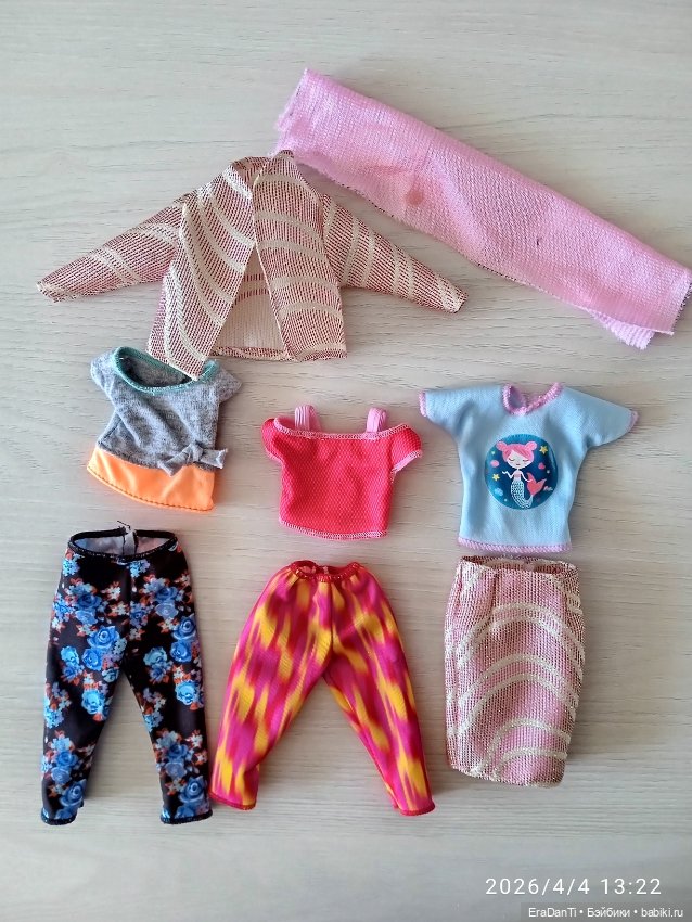 Лот для Барби одежда на курви пышку