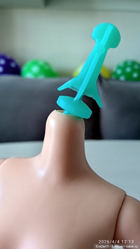 Тело 2022 Barbie Extra #18 Checker Coat Doll (HHN10) (фото 4)